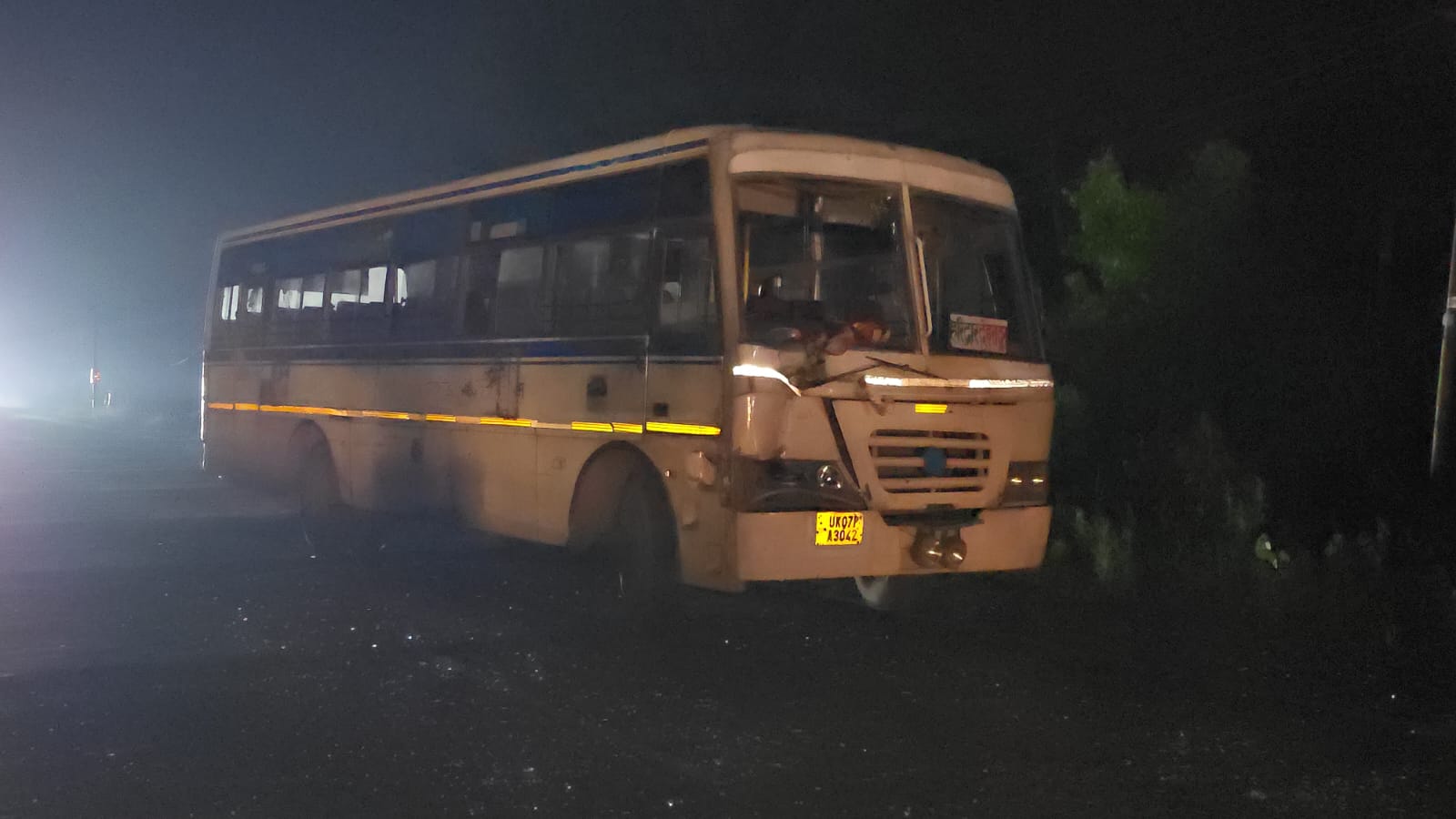 रुद्रपुर-नैनीताल हाईवे पर रोडवेज बस और ट्रैक्टर-ट्रॉली की भिड़ंत, एक गंभीर घायल