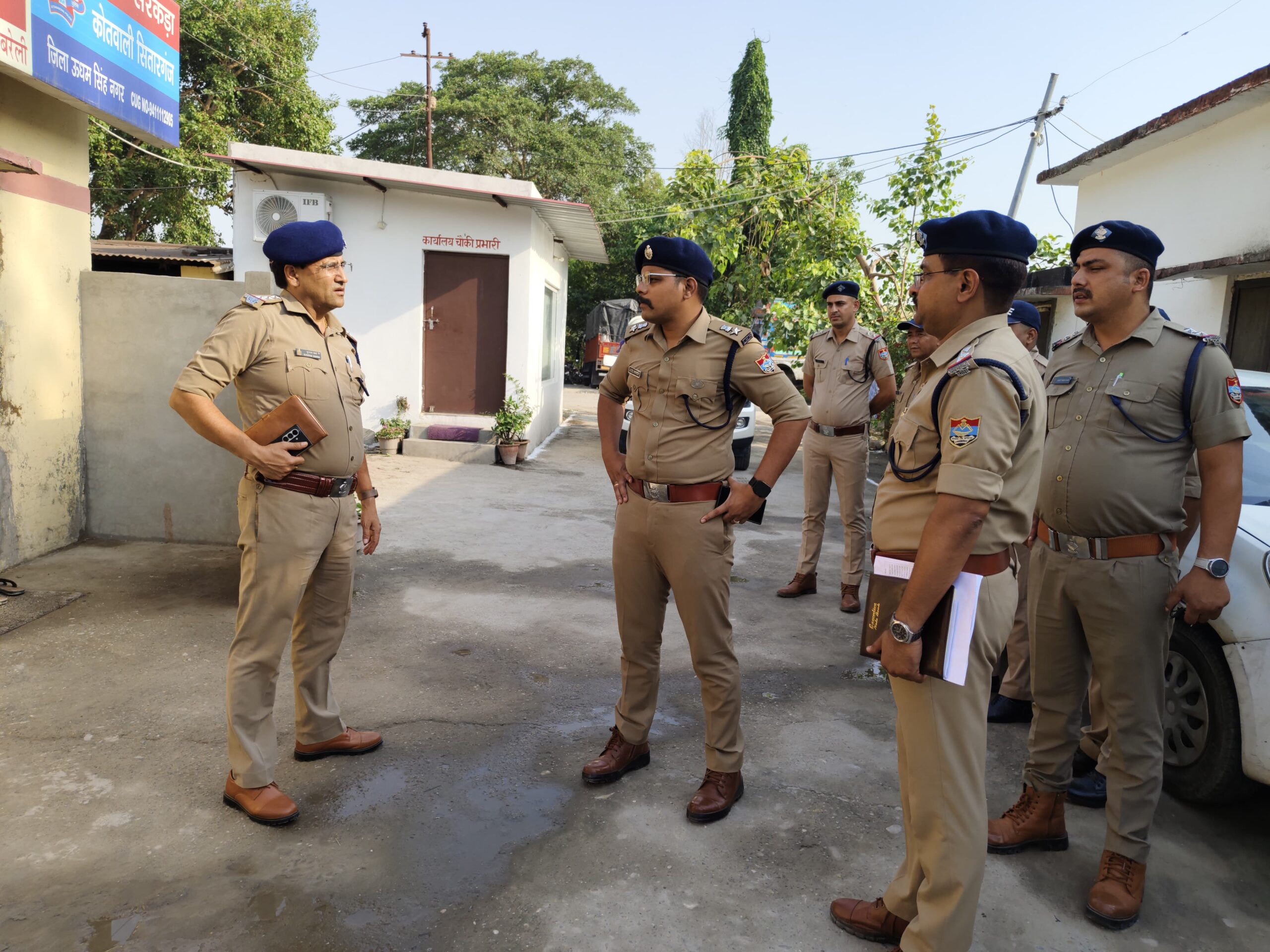 सितारगंज की चौकियों का एसएसपी अजय गणपति ने किया औचक निरीक्षण, व्यवस्थाओं का लिया जायजा
